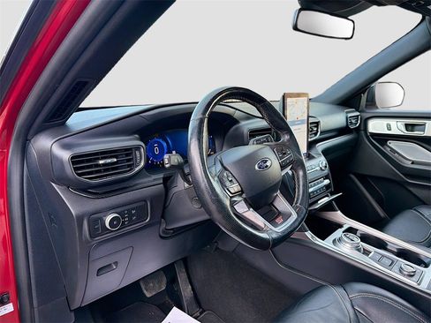 Used 2020 Ford Explorer ST w/ Premium Technology Package image 9