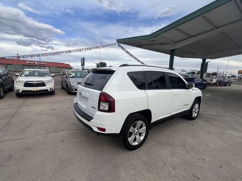 Used 2017 Jeep Compass Latitude AWD/4WD image 7