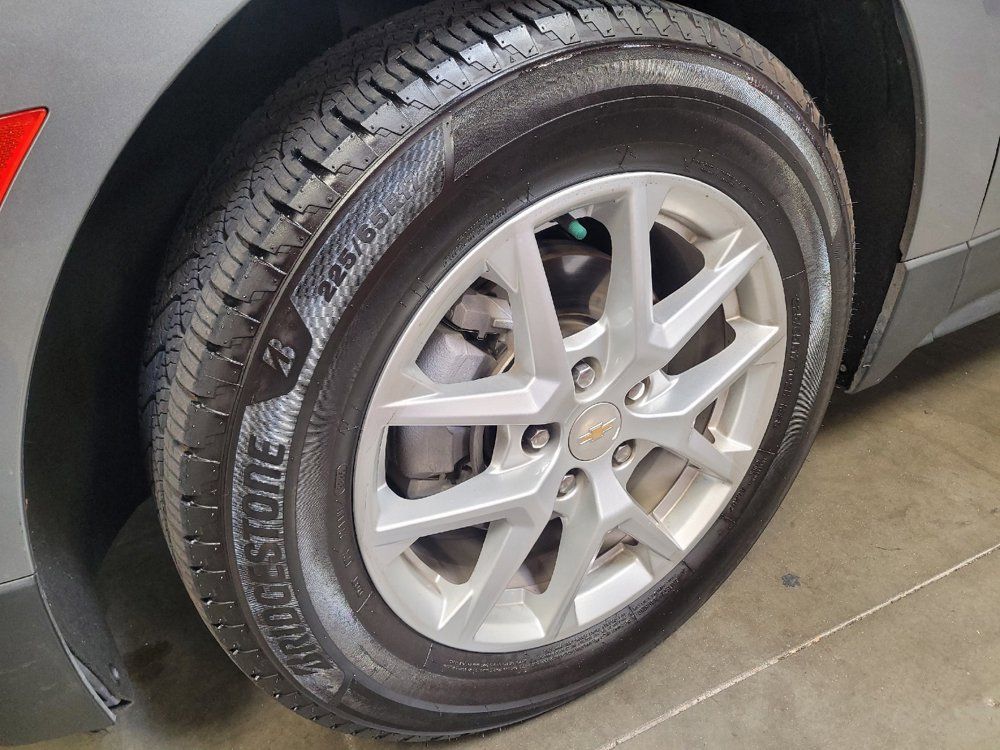 Used 2023 Chevrolet Equinox LT FWD image 31