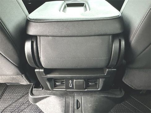 Used 2024 Chevrolet Silverado 1500 LT image 21