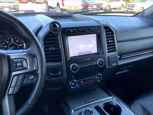 Used 2020 Ford Expedition XLT w/ Equipment Group 202A image 6