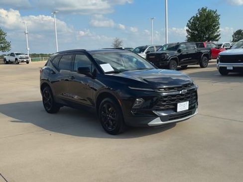 Used 2023 Chevrolet Blazer LT w/ Convenience Package FWD image 3