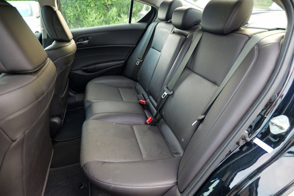 Used 2015 Acura ILX w/ Premium Package FWD image 27