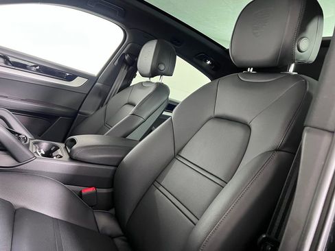 Certified 2026 Porsche Cayenne Coupe AWD/4WD image 5