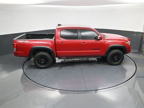 Used 2022 Toyota Tacoma TRD Off-Road image 33