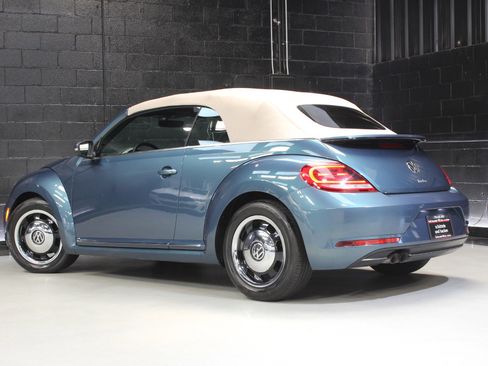 Used 2018 Volkswagen Beetle 2.0T S image 12