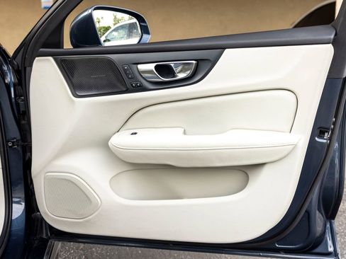 Used 2022 Volvo S60 T8 Inscription w/ Advanced Package image 25