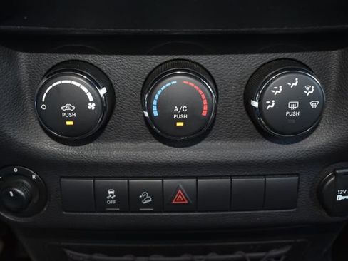 Used 2017 Jeep Wrangler Unlimited Sport w/ Quick Order Package 24S AWD/4WD image 23