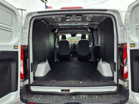 Used 2016 Ford Transit 250 130 Low Roof image 17