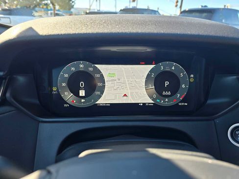 Used 2025 Land Rover Range Rover Velar Dynamic SE image 27