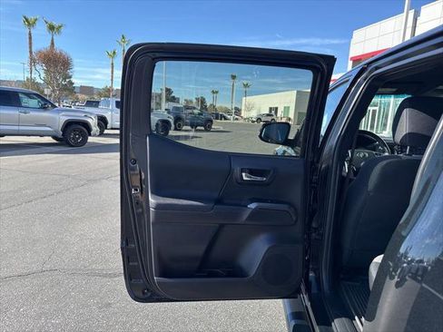 Certified 2022 Toyota Tacoma TRD Sport w/ Technology Package image 14