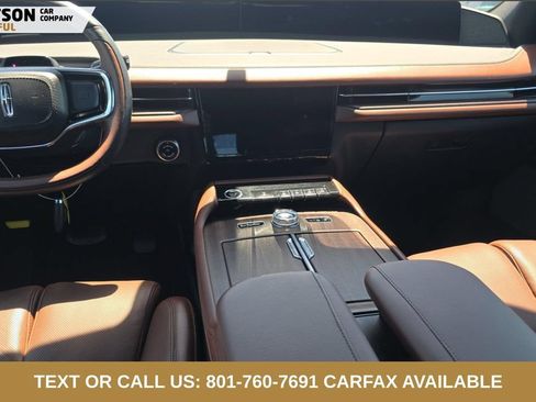 Used 2025 Lincoln Navigator Reserve AWD/4WD image 6