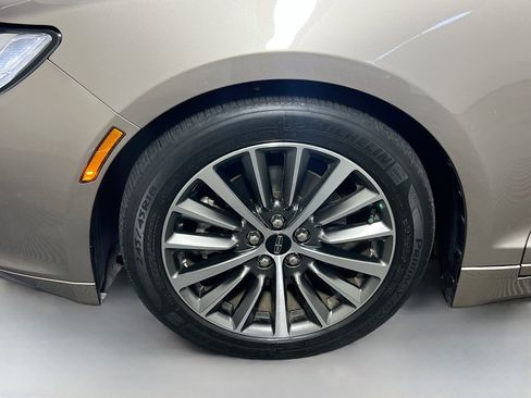 Used 2020 Lincoln MKZ w/ Convenience Package FWD image 13