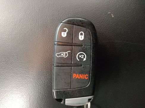 Used 2017 Jeep Grand Cherokee Altitude AWD/4WD image 32