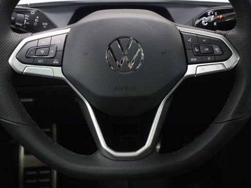 New 2026 Volkswagen Tiguan SE R-Line image 17