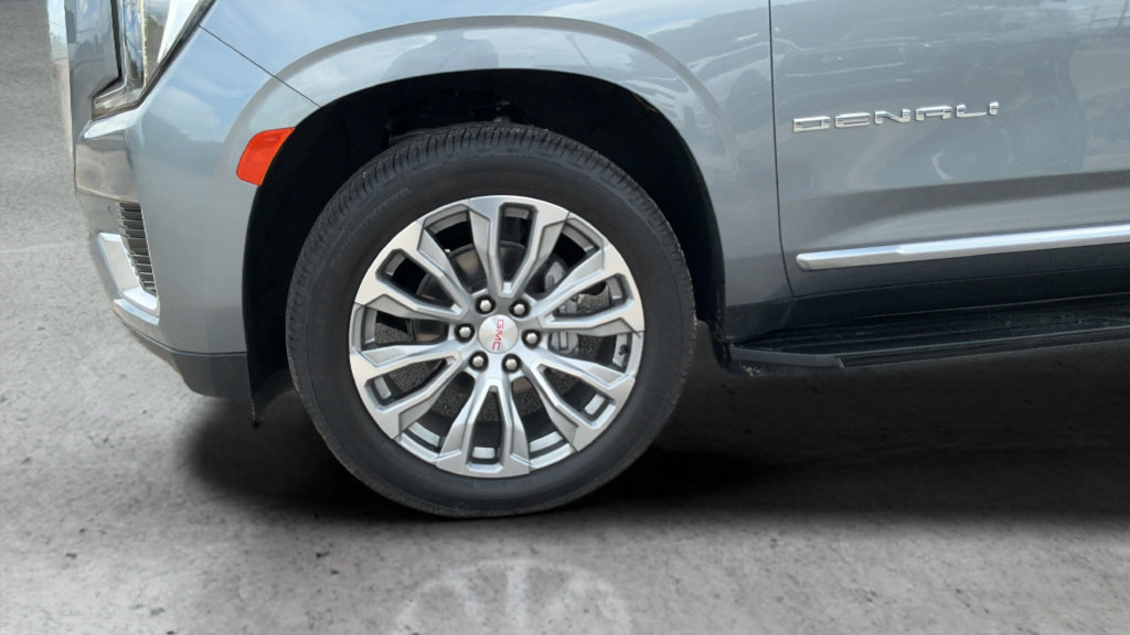 Used 2022 GMC Yukon Denali RWD image 26
