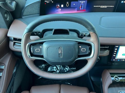 New 2026 Lincoln Navigator L Reserve AWD/4WD image 11