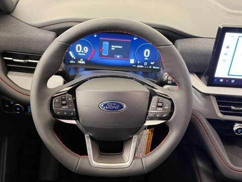 New 2026 Ford Explorer ST-Line w/ ST-Line Street Pack image 16