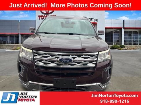 Used 2018 Ford Explorer Limited w/ Equipment Group 301A image 2