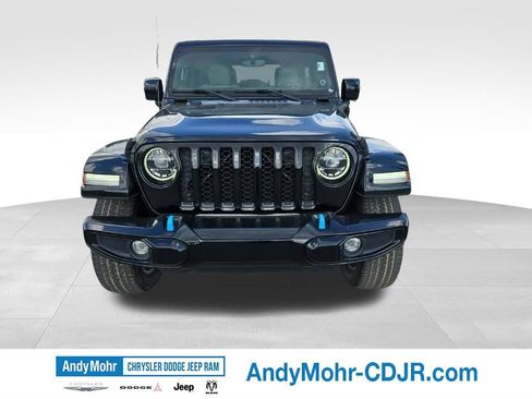 Used 2022 Jeep Wrangler Unlimited Sahara AWD/4WD image 2