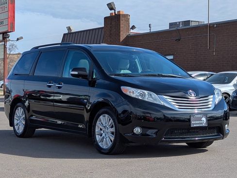 Used 2013 Toyota Sienna Limited w/ Premium Pkg image 5