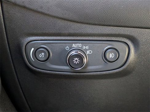 Used 2024 Chevrolet Equinox Premier image 26