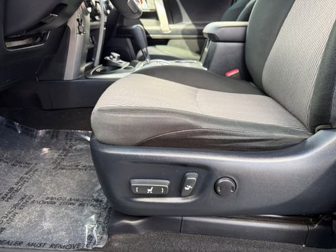 Used 2019 Toyota 4Runner SR5 AWD/4WD image 23