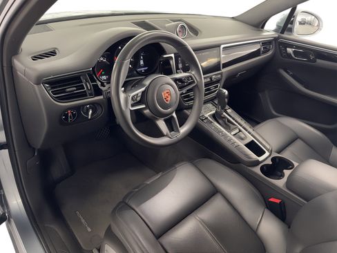 Used 2020 Porsche Macan image 4