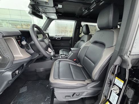New 2025 Ford Bronco Outer Banks image 11