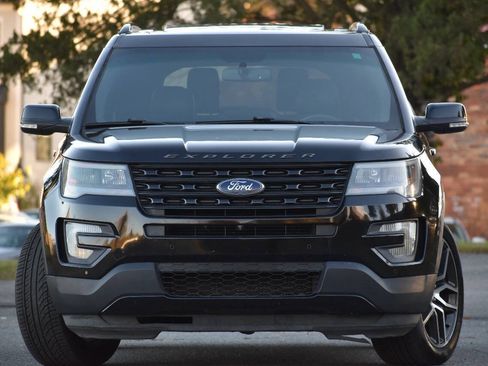 Used 2016 Ford Explorer Sport w/ Equipment Group 401A AWD/4WD image 3