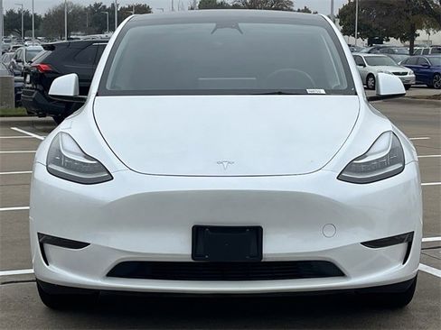 Used 2023 Tesla Model Y Long Range image 8