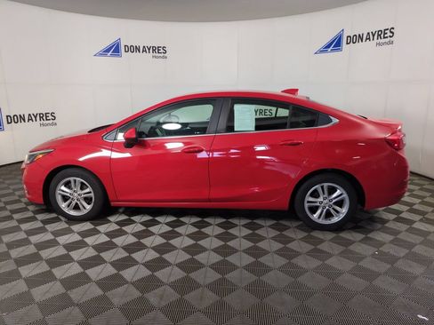 Used 2016 Chevrolet Cruze LT w/ Convenience Package FWD image 2
