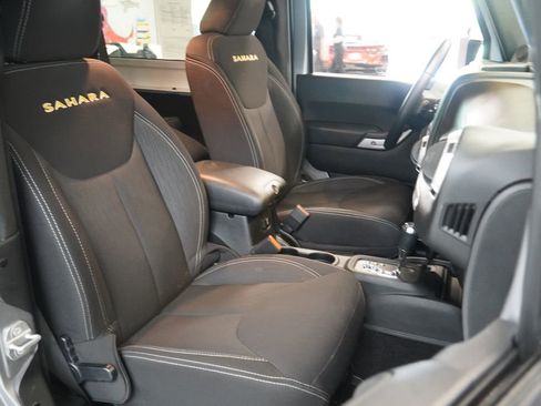 Used 2014 Jeep Wrangler Sahara w/ Connectivity Group AWD/4WD image 28