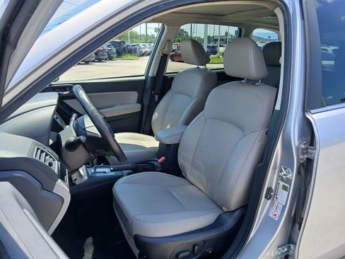 Used 2017 Subaru Forester 2.5i Limited AWD/4WD image 11