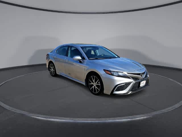 Used 2024 Toyota Camry SE FWD image 2