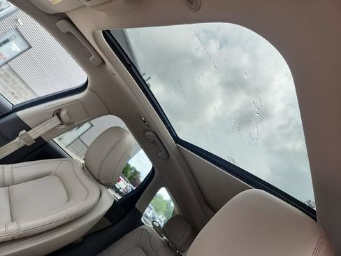 Used 2022 Lincoln Corsair AWD w/ Premium Package image 21