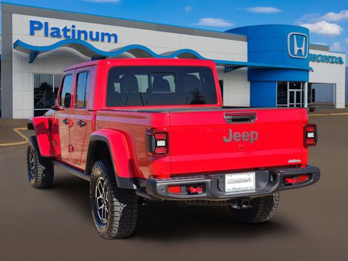 Used 2025 Jeep Gladiator Rubicon image 5