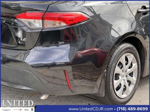 Used 2022 Toyota Corolla LE image 11