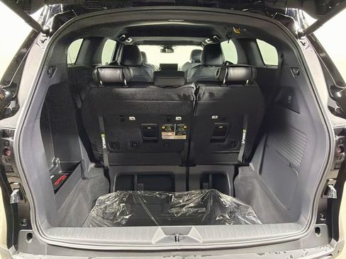 New 2026 Toyota Sienna XLE Woodland Edition AWD/4WD image 22