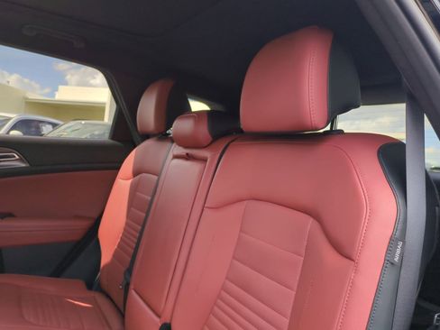 Used 2024 Kia Sportage SX image 31