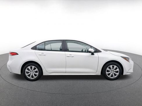 Used 2025 Toyota Corolla LE FWD image 10