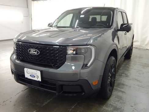 New 2025 Ford Maverick Lariat w/ Black Appearance Package image 9