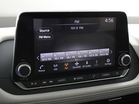 Used 2023 Nissan Rogue SV w/ SV Premium B Package FWD image 34