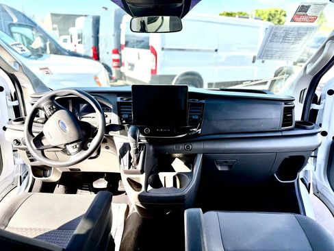 Used 2023 Ford Transit 350 XLT image 5