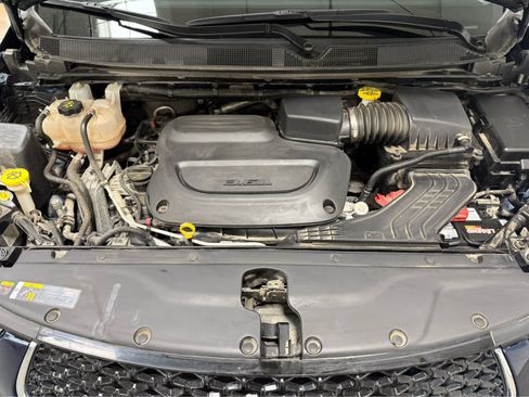 Used 2023 Chrysler Pacifica Touring-L FWD image 12