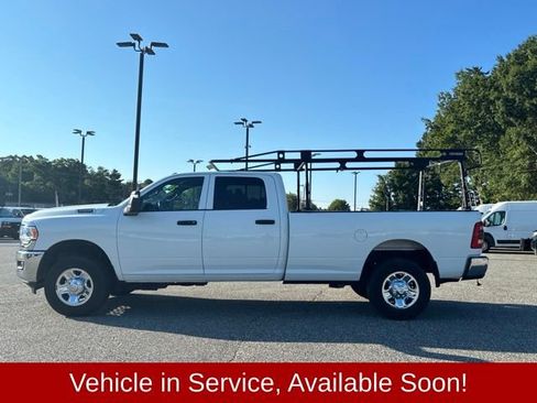 Used 2024 RAM 2500 Tradesman w/ Chrome Appearance Group AWD/4WD image 4