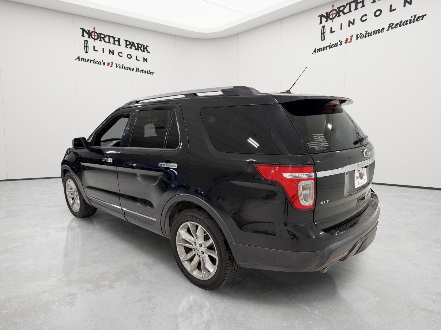 Used 2013 Ford Explorer XLT FWD image 3