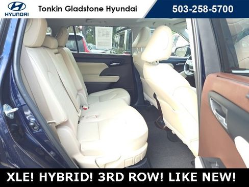 Used 2022 Toyota Highlander XLE image 25