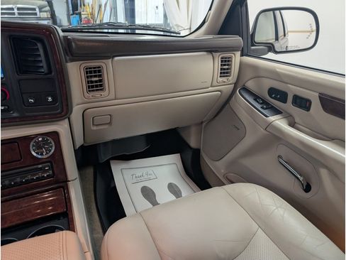 Used 2006 Cadillac Escalade AWD image 12
