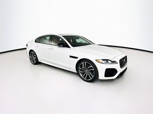 New 2024 Jaguar XF R-Dynamic SE image 3